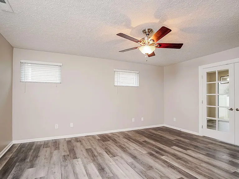 6264 Albany Way Dr — Photo 9