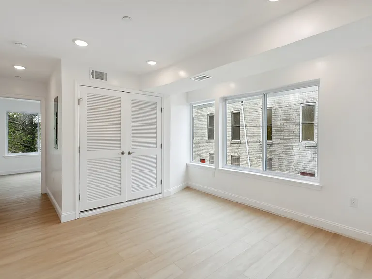 2118 W Oxford St #1 — Photo 11