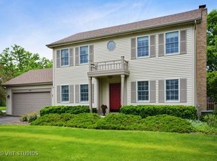 3417 Blackhawk Trl, St Charles, IL 60174