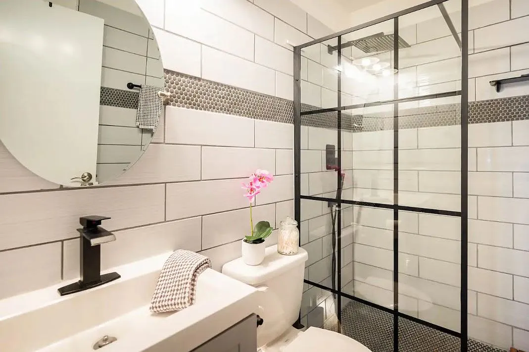 Bookbinder | Cozy 2BR Vegas Pool Retreat — Photo 3