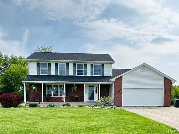 10156 Deere Dr, Davison, MI 48423