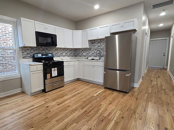 4th image of 3516 W Polk St