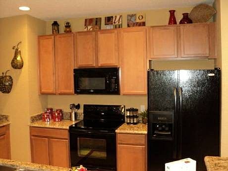 2nd image of 8118 Prestbury Dr