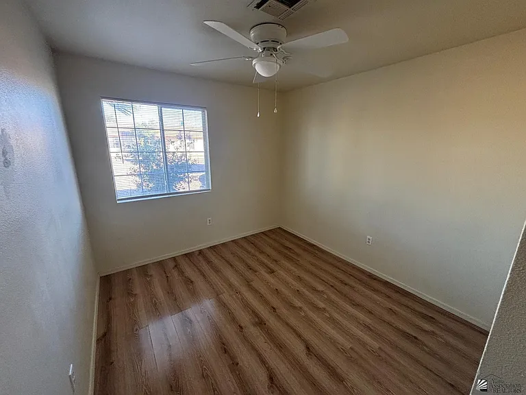 116 E Cactus St — Photo 8