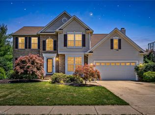 9195 Victoria Ln, North Ridgeville, OH 44039