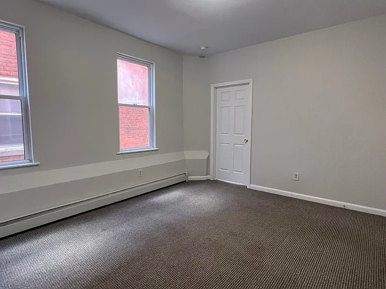 158-160 Westland St / Amauta Apartments, LLC — Photo 7