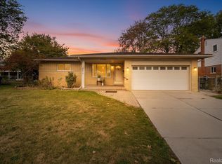 30329 Blancke Dr, Warren, MI 48093