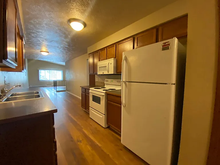 2613-2615 E Joseph Ave — Photo 13