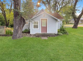 5207 Fountain Ln, Mccullom Lake, IL 60050