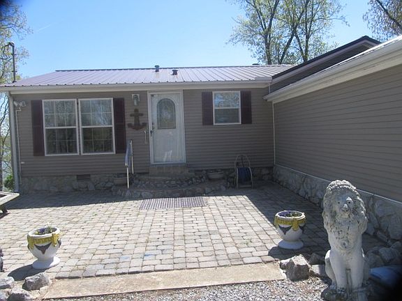 2nd image of 230 Pineview Dr