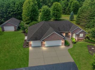 2845 W Kenlar Cir, Suamico, WI 54313