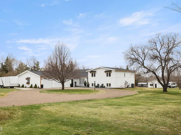 3115 11th Ave E, Williston, ND 58801