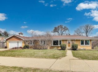 5707 N Kercheval Ave, Chicago, IL 60646