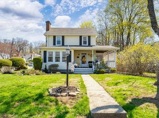 8 Hillside Ave, Suffern, NY 10901