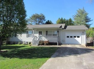 495 23rd Avenue Dr NE, Hickory, NC 28601