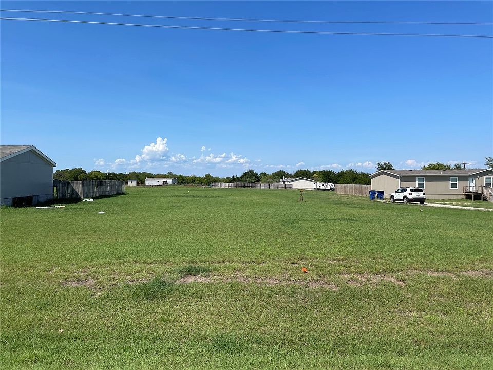 1st image of Oak Hollow Ln