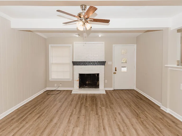 2780 Hall Dr SE — Photo 4