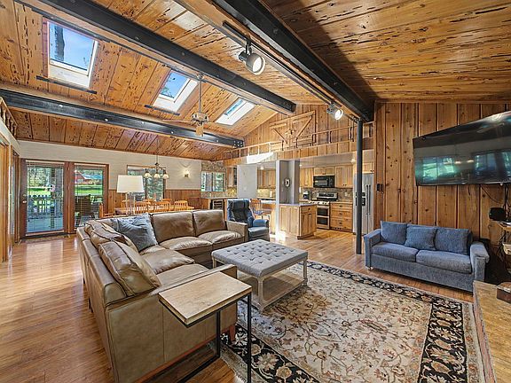 4th image of 46 E Ponderosa Dr
