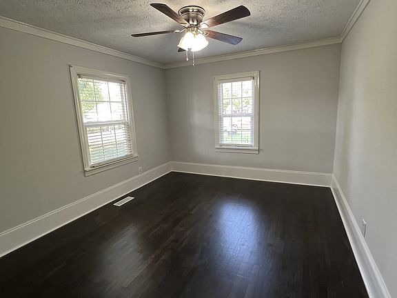 3rd image of 423 E Sunset Dr