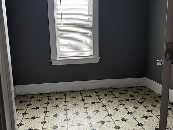 4th image of 10005 Sophia Ave #2