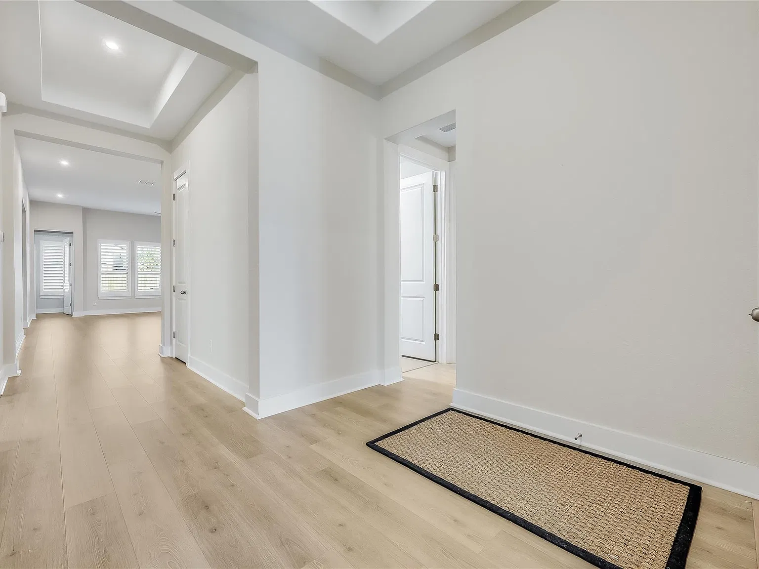 4 bed, 3.0 bath, 2311 sqft, $2,700 — Photo 4