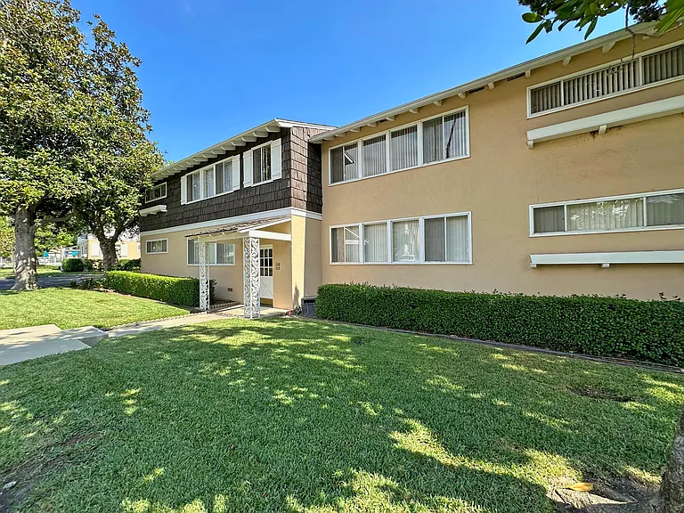 Anita Oaks — Photo 10