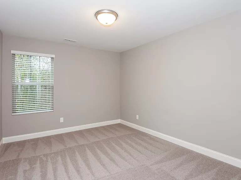 421 Breezewood Dr — Photo 11
