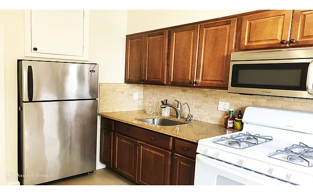 Rented by Douglas Elliman | media 15