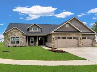 17512 Fett Dr, Huntertown, IN 46748