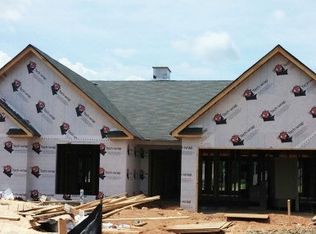 56 Colonial Dr, Jefferson, GA 30549