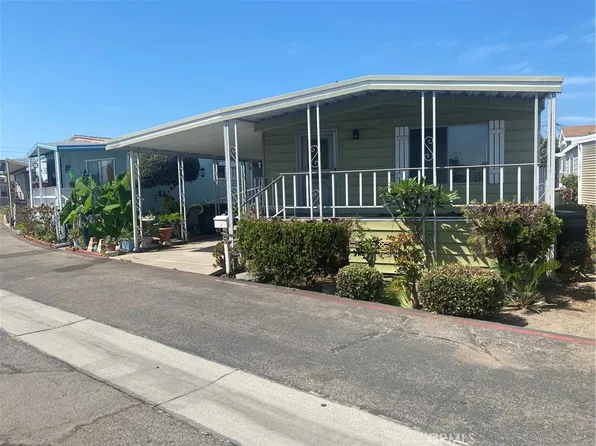27 Orange Via, Anaheim, CA 92801