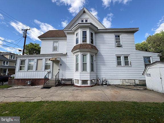 5th image of 39 Franklin St