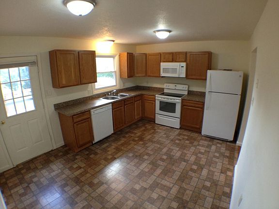 3rd image of 405 Oriole Dr