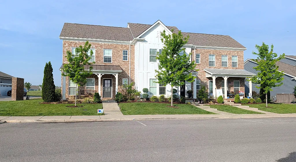 Building Photo - 531 Farmstead Ln