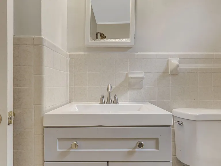 1301 Mercury Dr — Photo 20