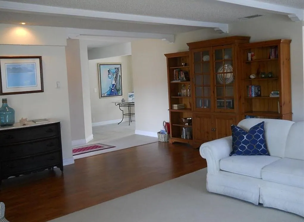 2951 Tigertail Dr — Photo 3