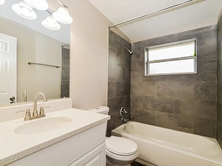 1198 Maxey Dr — Photo 15
