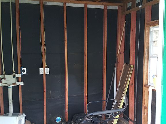 4th image of 718 E 32nd 1/2 St
