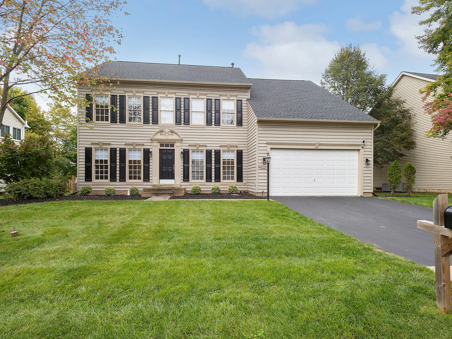 4 bed, 4006 sqft, $4,500 — Photo 1