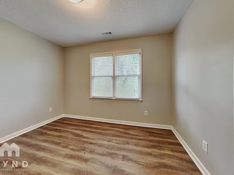 613 Jordan Ridge Ln — Photo 16