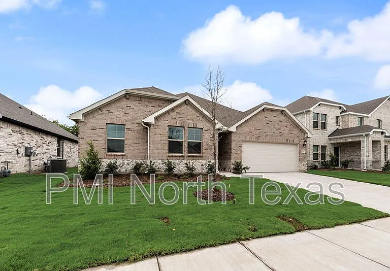1404 Winters Way — Photo 1