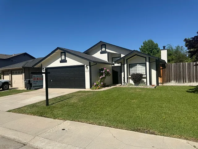 1017 Jayhawk Way — Photo 1