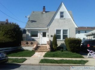 102 Kampfe Pl, Bellmore, NY 11710