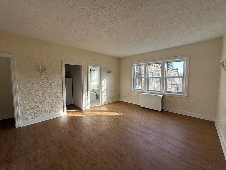 Bayard Manor Apartments — Photo 28