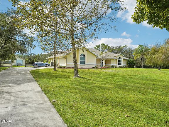4th image of 225 Quiet Trail Dr
