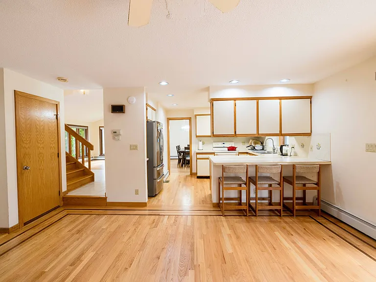 18 Clifford Ave — Photo 12