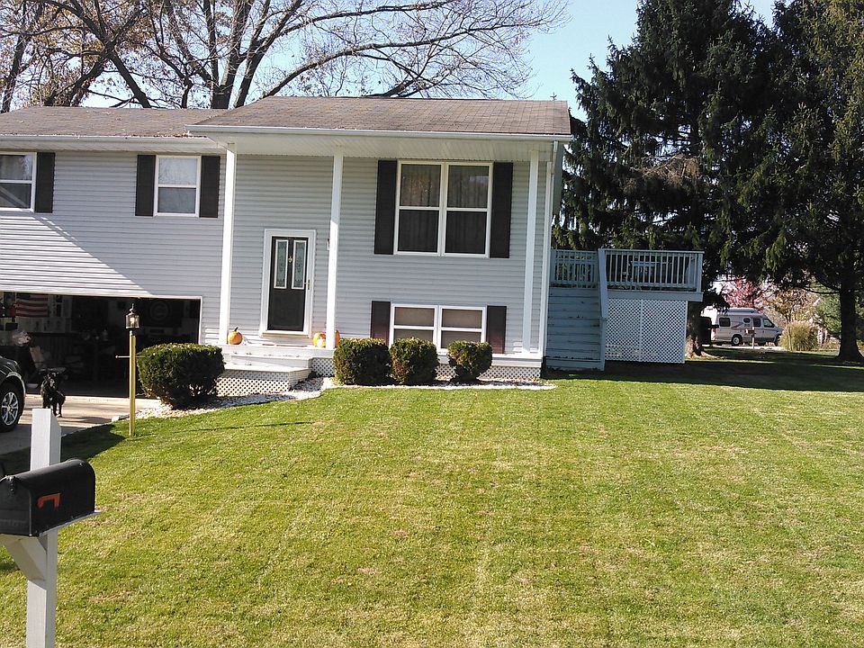 2nd image of 9905 W Guinivere Dr
