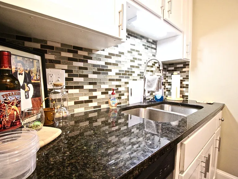 Plaza La Belle Apartments — Photo 60
