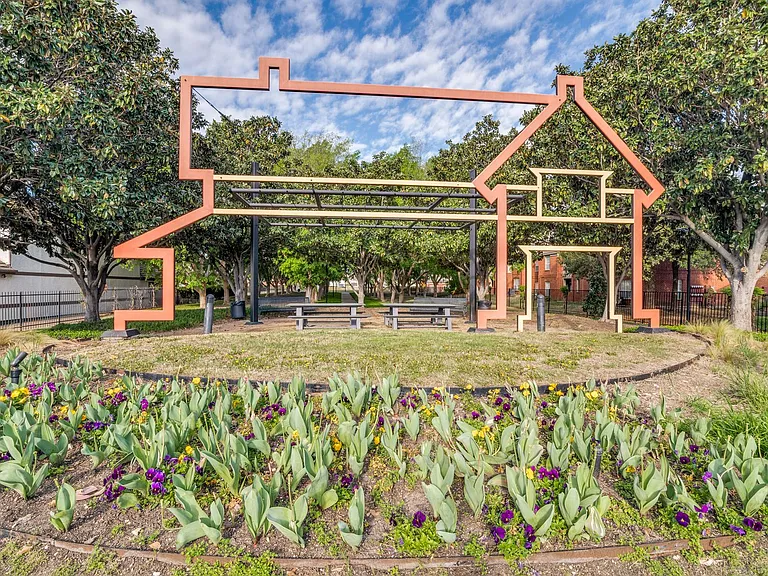 17018 Planters Row — Photo 24
