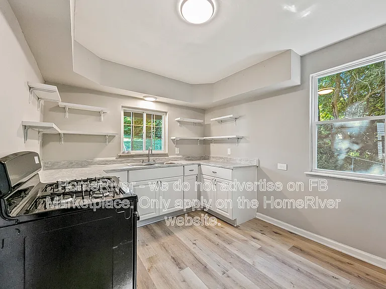 542 Broadway Ext — Photo 6